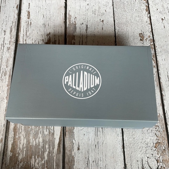 Palladium Women's Wander Lace Suede Sneaker - Picture 12 of 13